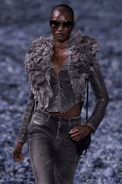 Look 35